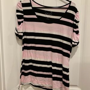 Striped T-shirt with ruched sleeves